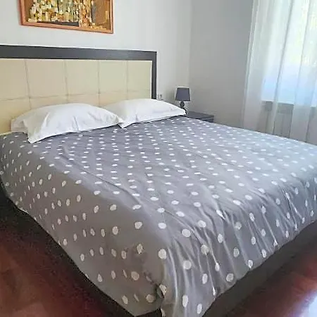 1695 Hotel