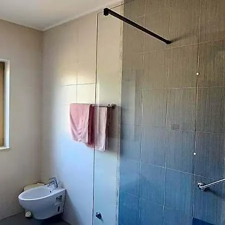 1695 Hotel